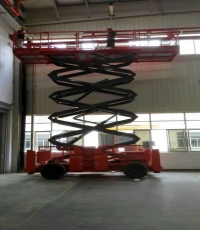 16米柴油剪叉式高空作業(yè)平臺施工